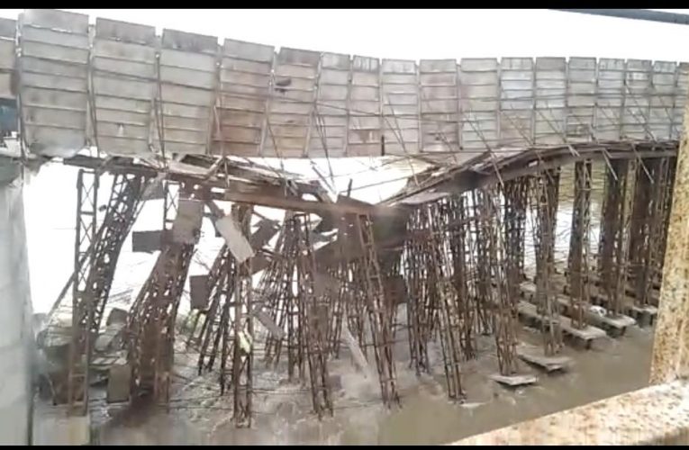 ବୁଢ଼ାବଳଙ୍ଗରେ ନିର୍ମାଣାଧୀନ ସ୍ପାନ୍‌ ଭୁଶୁଡ଼ିଲା