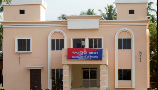 କରୋନା ଗୁଜବ ନେଇ ଗାଁରେ ବୋମା ମାଡ଼, ଜଣେ ଆହତ