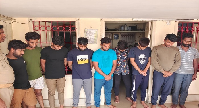 IPL ବେଟିଙ୍ଗକୁ ନେଇ ରାଉରକେଲାରୁ ୯ ଗିରଫ, ୧୮ ମୋବାଇଲ୍‌ ସହ ଗୋଟିଏ ଲାପ୍‌ଟପ୍‌ ଜବତ